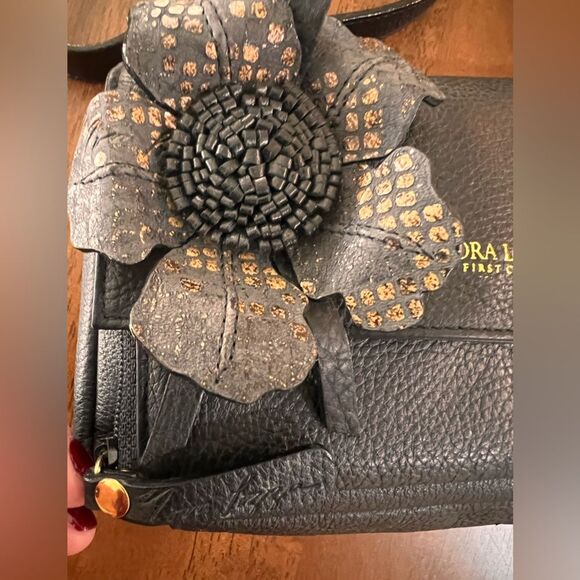 Nora Lozza Black Leather Crossbody Bag Designer Pink Lining Flower Applique - Picture 3 of 11